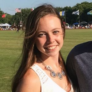 Meet your Posher, Kayla